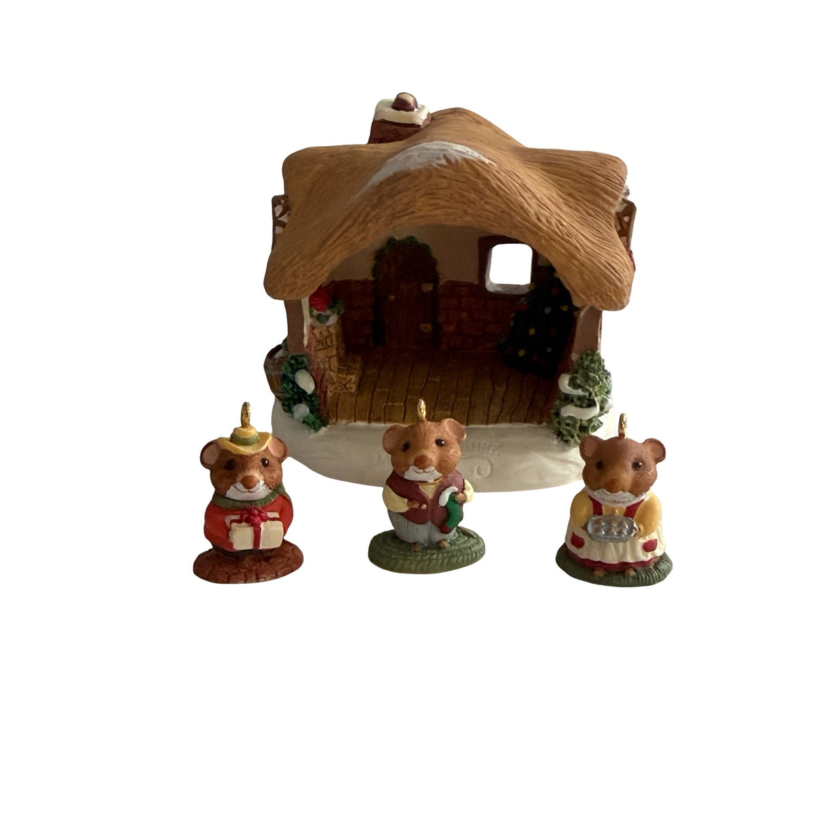 Vintage 1995 Hallmark Moustershire Christmas Cottage 4 Piece Keepsake Ornament Set