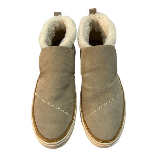 TOMS Women’s W7.5 Suede Slip-On Sneakers – Faux Fur Lined, 100% Leather Upper, Taupe Ankle Shoes, Cozy Winter Comfort