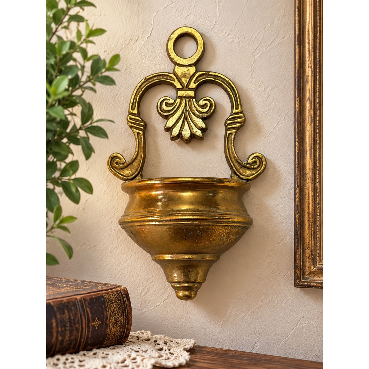 Vintage Crowning Touch Brass Holy Water Font Wall Stoup Fleur de Lis Taiwan