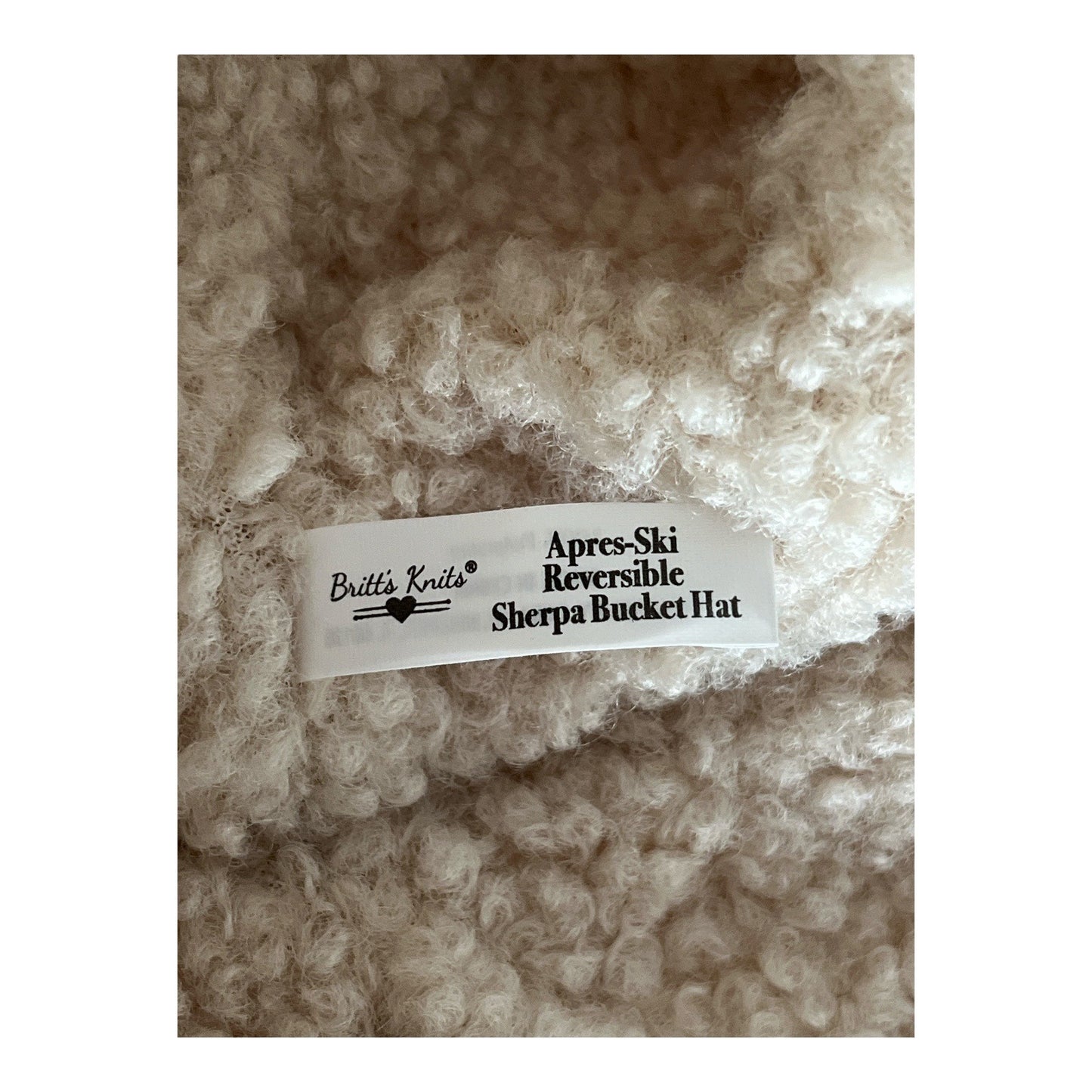 Britt’s Knits Apres-Ski Reversible Sherpa Bucket Hat – Oat Quilted & Fleece
