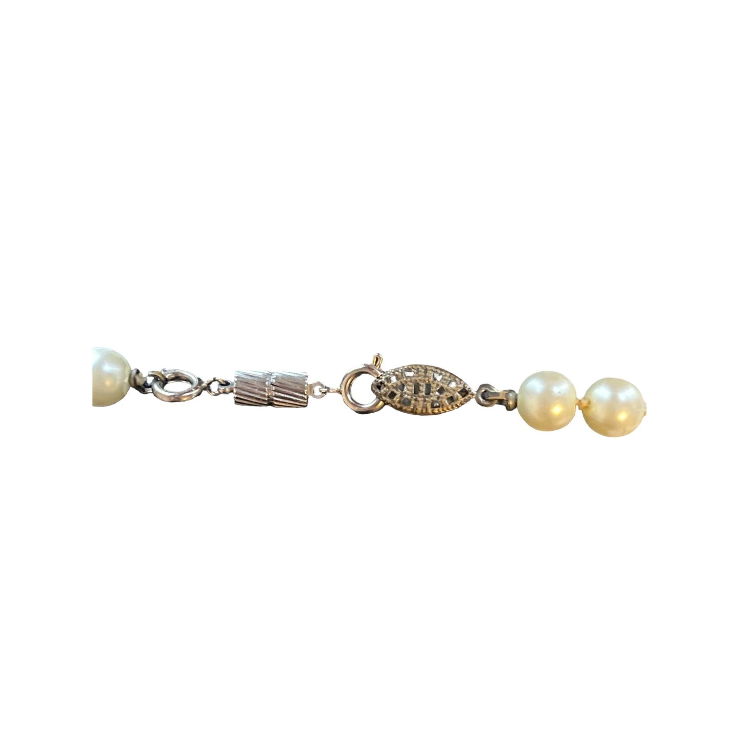 Vintage Freshwater Pearl Necklace 18 Inch Hand Knotted Silk Strand Cream Pearls Classic Jewelry
