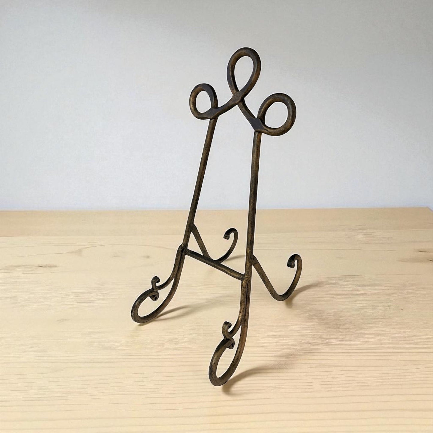 IMAX Worldwide Home Metal Easel Stand – Vintage Bronze Finish – Ornate Scroll