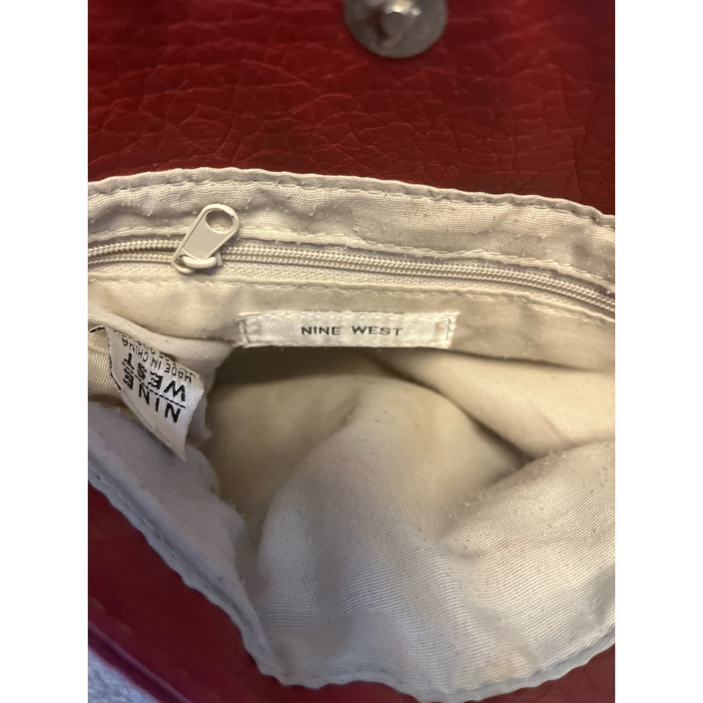 Nine West Red Faux Leather Crossbody Wristlet – Convertible Bag with Chain Strap – 5.5 x 8.5" 2010s