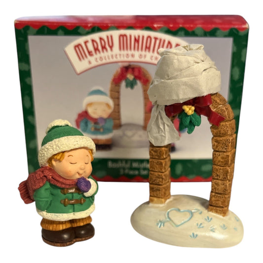 Merry Miniatures Bashful Mistletoe 2-Piece Collectible Set – Brand New