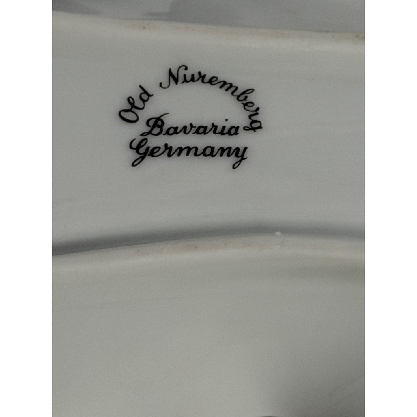 Vintage Old Nuremberg Bavaria Germany Porcelain Leaf Trinket Dish Daisy Floral Gold Trim 11 Inch