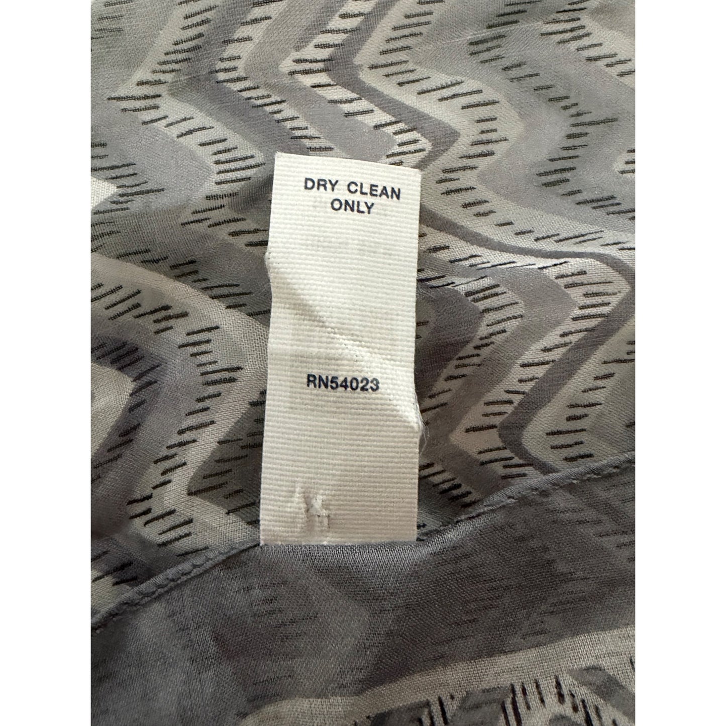 Gap 100% Silk Scarf Gray Chevron Zigzag Made in Italy 26 Inch Square
