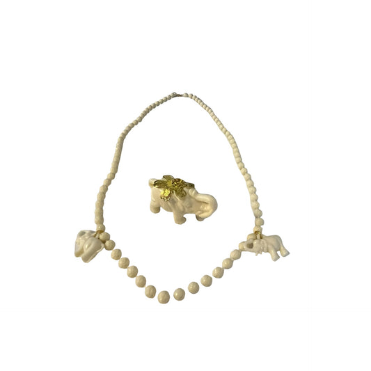 Vintage Carved Elephant Beaded Necklace With Floral Pendant Cream Tone 22 Inch