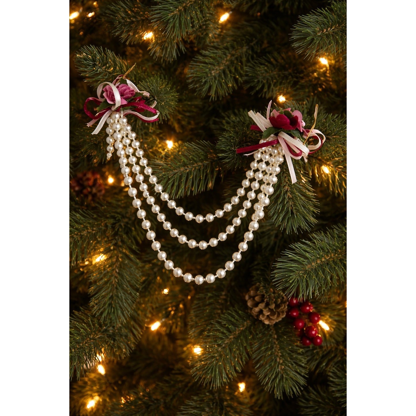 Lot of 15 House of Lloyd Pearl Swag Ornaments Christmas Around The World Boxed