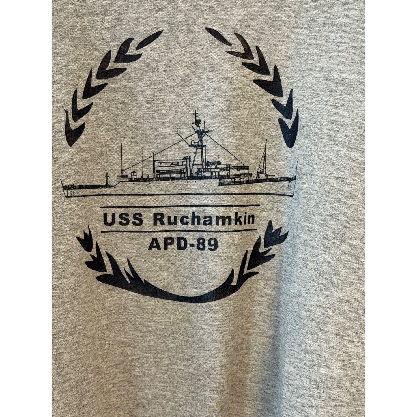 Vintage USS Ruchamkin APD-89 Crewneck Sweatshirt Gray Gildan Heavy Blend Size M Navy